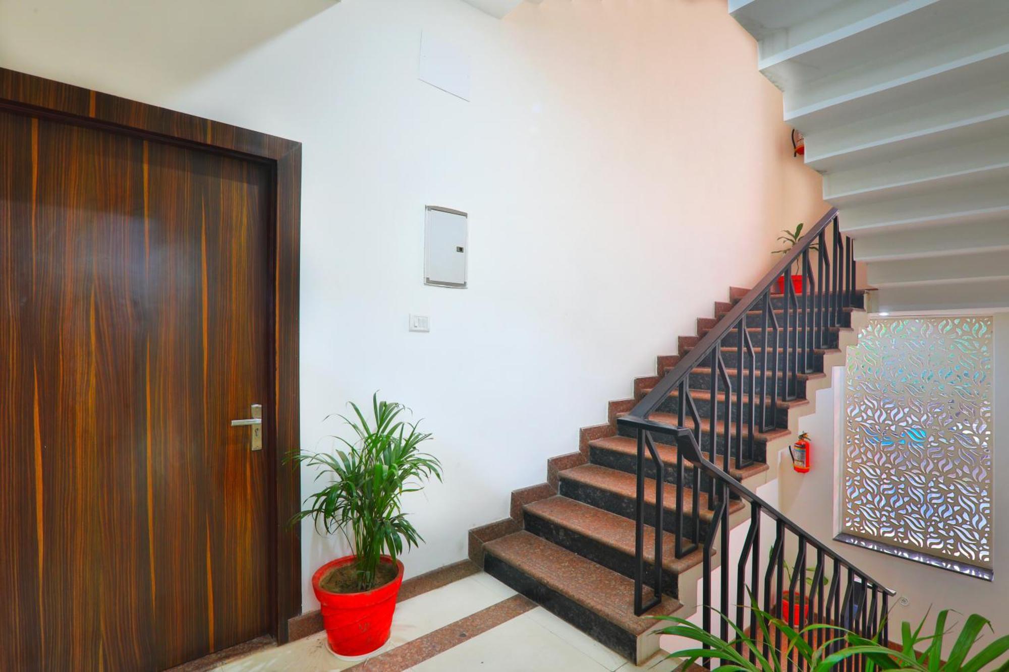 Gulmohar Hotel 3*