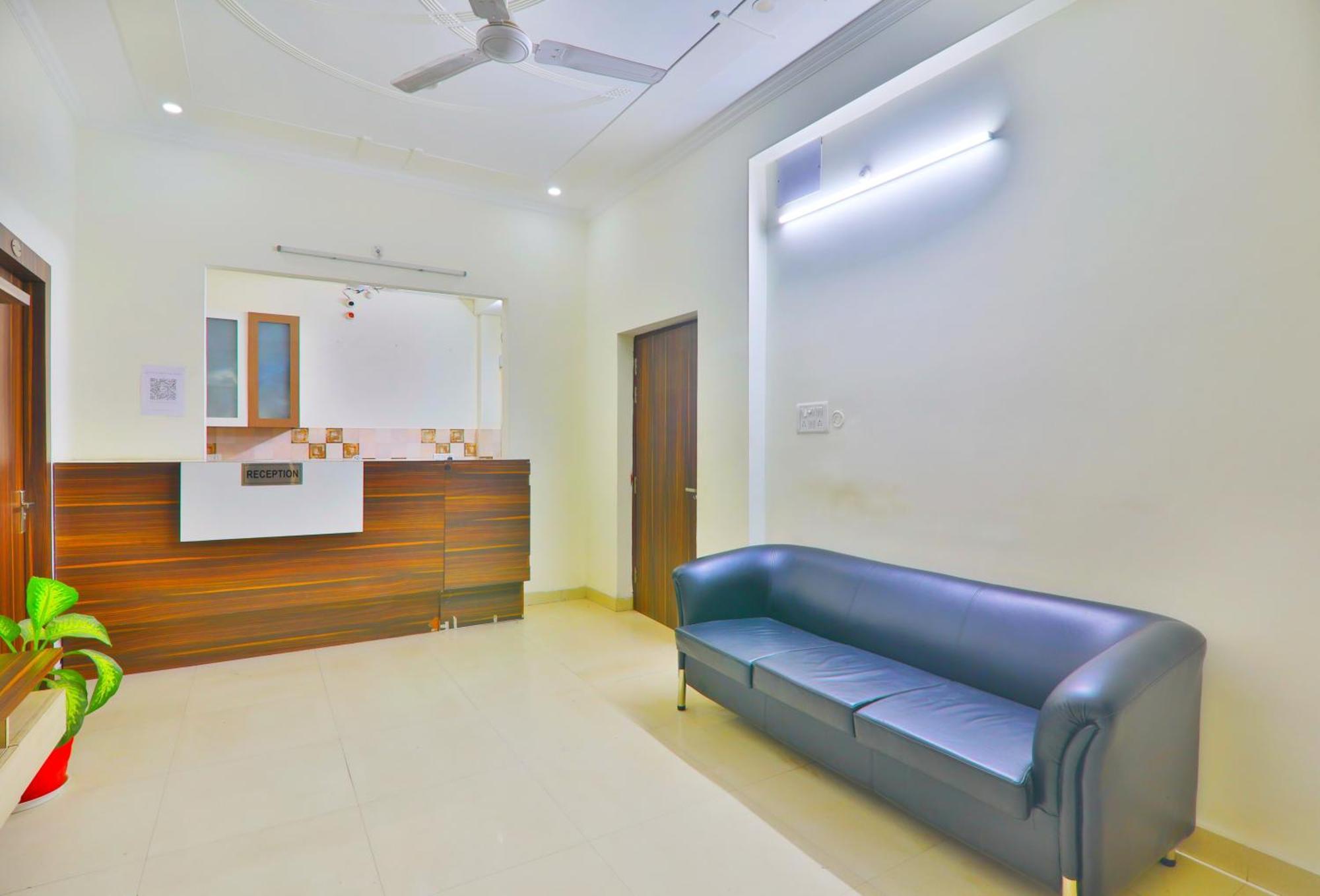 Hotel Gulmohar 3*