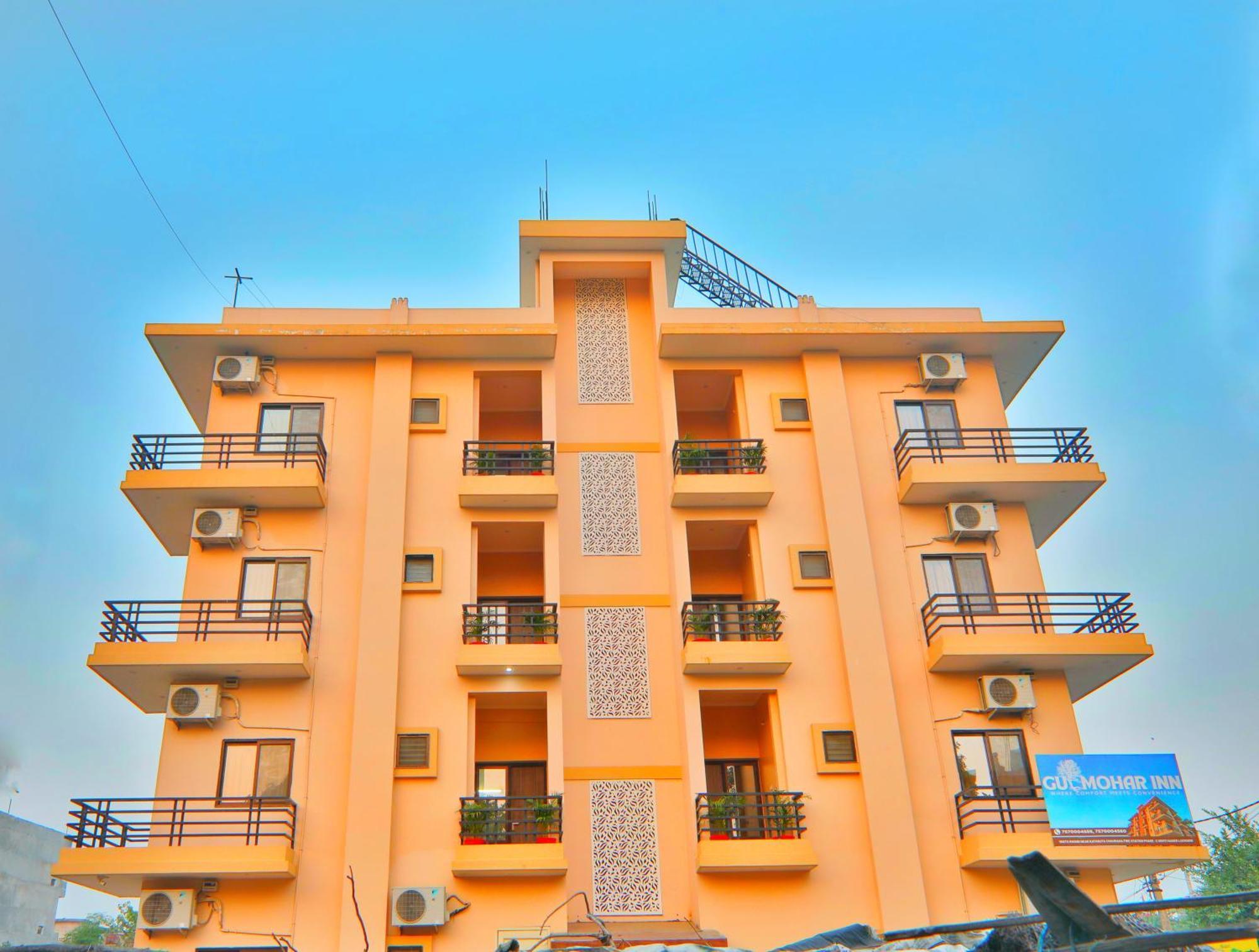 Hotel Gulmohar 3*